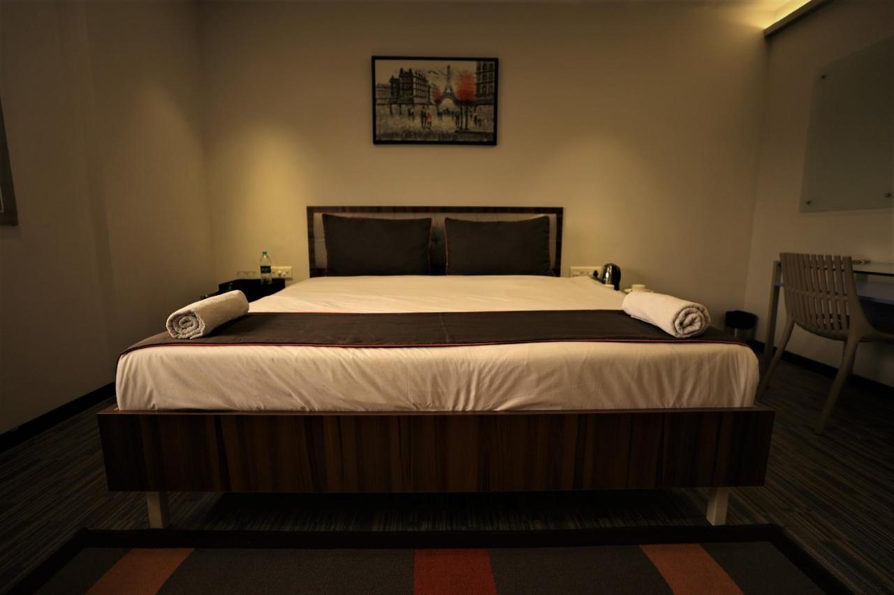 Hotel Crystal Urban Park Bhubaneswar Exterior foto