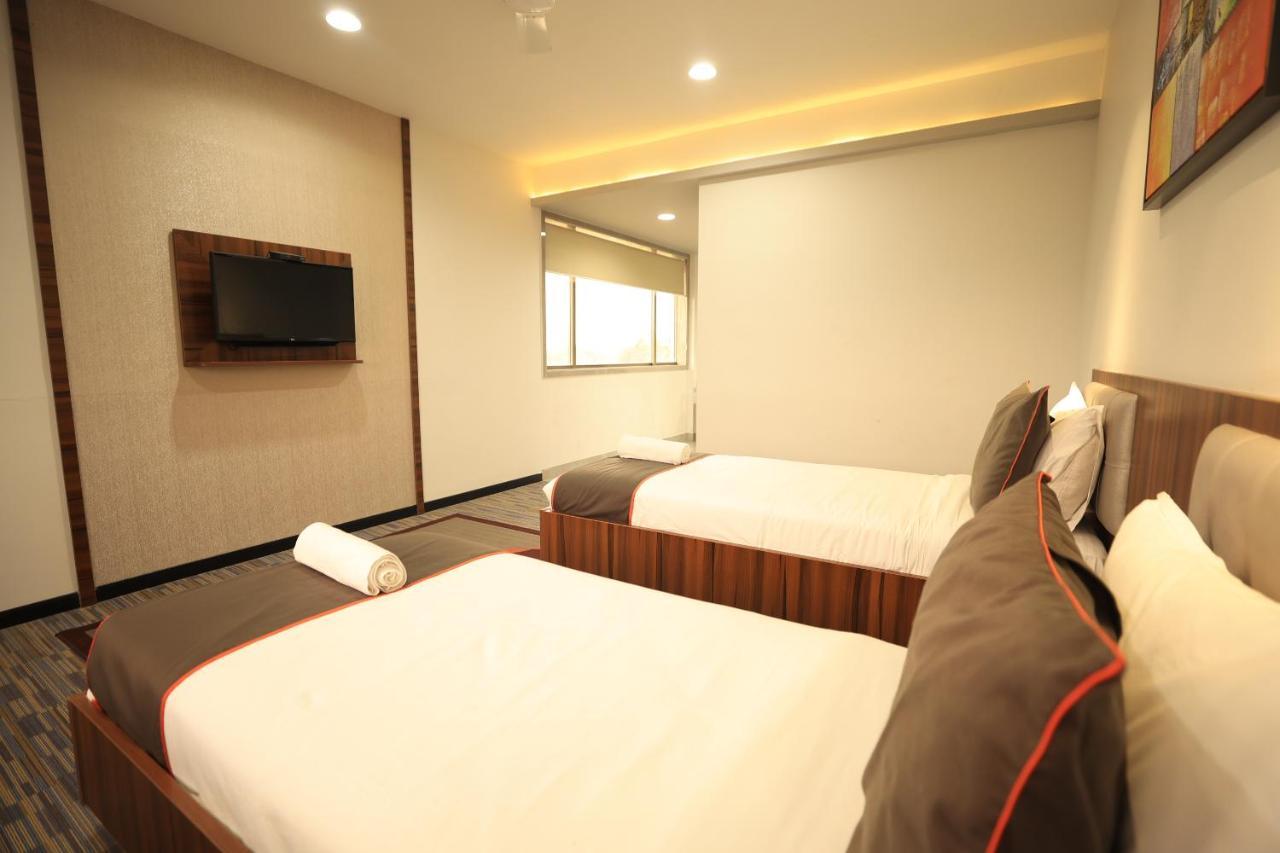 Hotel Crystal Urban Park Bhubaneswar Exterior foto